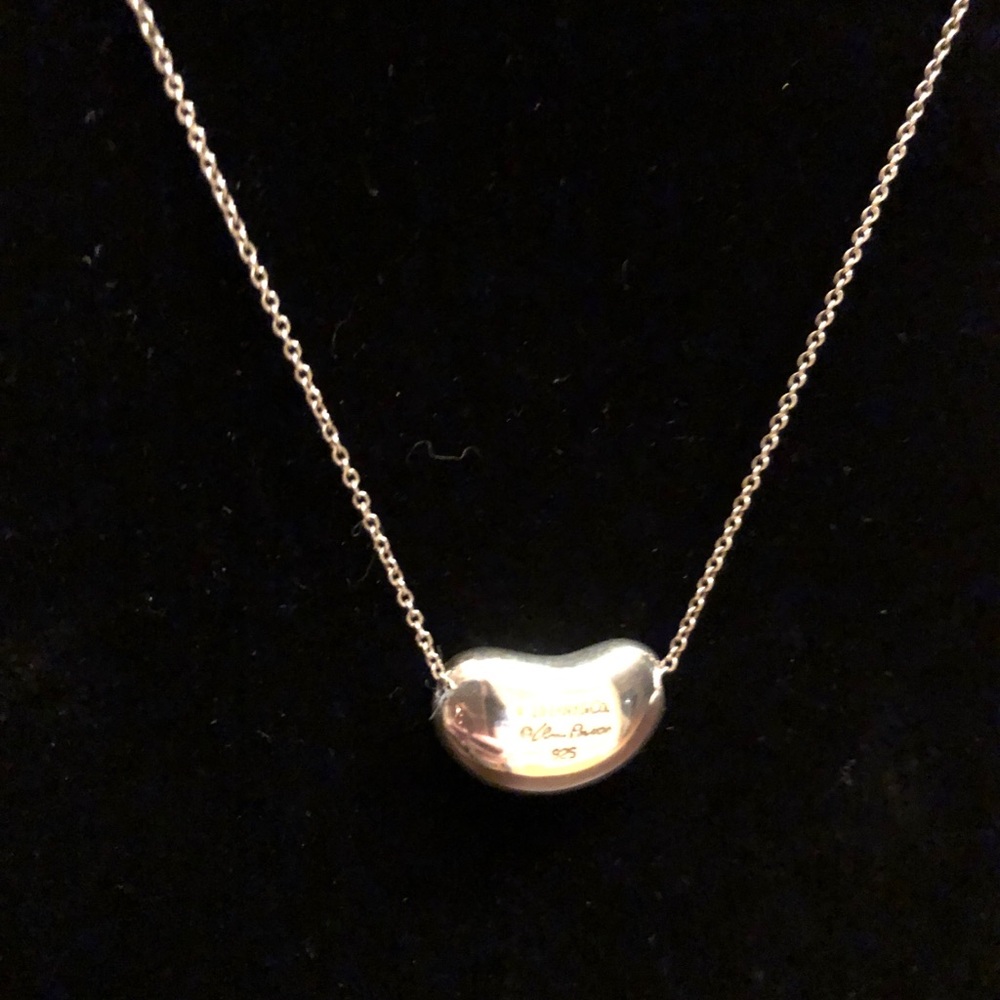 Tiffany & Co. Elsa Peretti classic Bean necklace